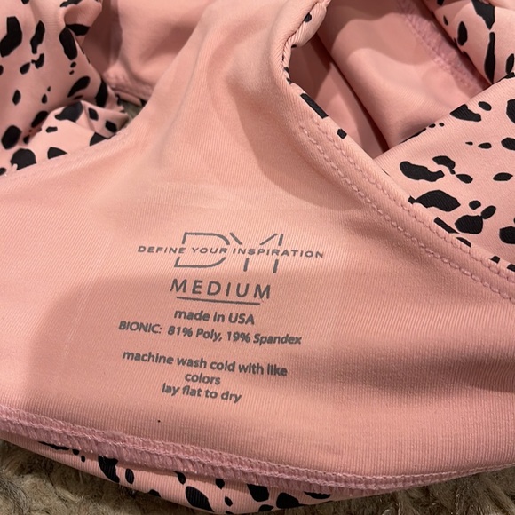 DYI Define Your Inspiration Women’s Pink Animal Print Active Bra Size Medium - Picture 6 of 6